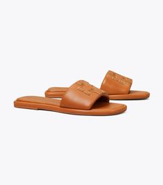 Tory Burch Sandals Outfit, Tory Burch Slides, Miller Sandal, Woven Sandals, Tory Burch Sandals, Sandals Outfit, Tory Burch Miller, Footwear Design Women, Designer Sandals