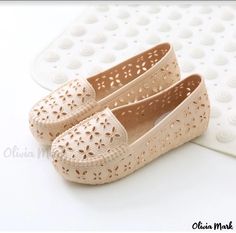 Olivia Mark - Hollowed-out White Sandals: Flat, Protective, and Comfortable Maternity Footwear White Summer Sandals, Maternity Shoes, White Sandals Flat, White Canvas Shoes, Flats Shoes Comfortable, Pregnancy Shoes, Sandals Flat, Womens Chunky Heels, Leather Flat Shoes