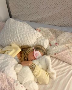 Brookie Core Aesthetic, Girly Clean Aesthetic, Girly Core Aesthetic, Brookieyancey Aesthetic, Brookie Yancey, Laying In Bed, Pink Girly Things, Pink Princess, Just Girly Things