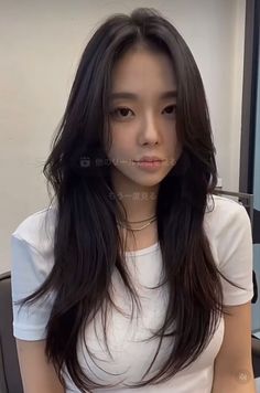 Asian Hairstyles Long Layers, Long Haircuts With Curtain Bangs Asian, Layered Hair With Curtain Bangs Asian, Layers For Long Hair Asian, Chinese Layered Hair, Curtain Bangs Long Hair Asian Round Face, Long Layered Hair Asian Straight, Asian Hair Styles Long, Layered Korean Hair