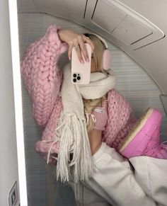 Pink princess on plane, moon boot Moon Boot, Beige Outfit, Warm Winter Hats, Winter Aesthetic, Pink Princess, Dream Board