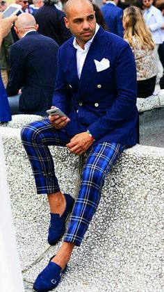 Men street-style at Pitti Uomo Men Hipster, Fashion Guys, Urban Style Outfits, Urban Fashion Women, Hipster Mens Fashion, Men Street, Wedding Suits Men, Mens Fashion Suits