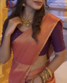 Purple Blouse With Saree, Indian Bride Outfits Saree, Simple Bridal Saree Look, Purple Blouse Contrast Saree, Peach Saree Blouse Combination, Peach Silk Saree With Contrast Blouse, Contrast Saree And Blouse, Peach Colour Saree With Contrast Blouse, Peach Saree Look