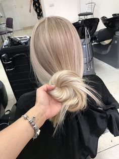 Airtouch Blonde, Hairstyles Halloween, Men Prom, Beige Blonde Hair, Halloween Hairstyles, Hairstyle Short