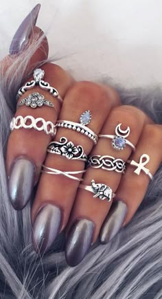 Boho jewelry style Boho Styl, Body Chains, Bohol, Boho Style Jewelry, Nail Arts, Piercing Tattoo, Matte Nails, Purple Nails, Stiletto Nails