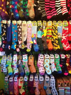 Calcetines / medias grunge Sock Display, Sock Monster, Socks Aesthetic, Sock Outfits, Bellingham Wa, Funky Socks, Funny Socks, Cute Socks