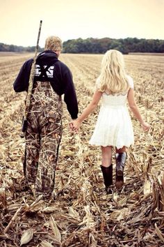 for an engagement shot, but i would want to be in camo too, and of course, this is the right camo :) Wedding Couple Clothes, Couple Clothes, Engagement Photos Country, Country Couples, Wedding Engagement Pictures, Engagement Shots, Camo Wedding, Country Engagement, Clothes Pictures