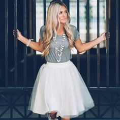 [Love Courtney Lee] champagne Ashley tulle skirt Boho Bridal Shower Outfit, Spring Bridal Shower Outfit, Romantic Lifestyle, Pleated Tulle Skirt, Tule Rok, Spring Bridal Shower, Shower Outfits, Bridal Shower Outfit