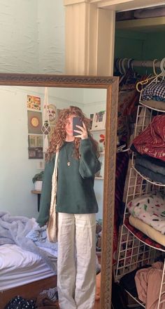 Outfit Inspo Cold Spring, Simple Artsy Outfits, Hippie Cold Weather Outfits, Earthy School Outfits, Simple Cold Weather Outfits, Gay Fall Outfits, Spring Outfits Cold Weather, Indie Boho Outfits, Outfits College Summer