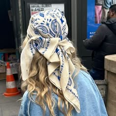 @stylegator on Instagram: "#details we love 🩵 @oliviatps" Friends Hair, Head Scarf Styles, Bandana Styles, Hairstyles For Medium Length Hair, Looks Street Style, Dutch Braid, Mode Inspo, Medium Length Hair, Mode Inspiration