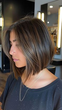 25 Hairstyles That Add Slimming Structure to Round Faces Above The Shoulders Haircut With Layers, Round Lob Haircut, Powerful Haircut, Lob With Extensions, Short Hair Styles Balayage, Boho Bob Haircut, Bob And Lob Haircuts, Hair For Small Faces