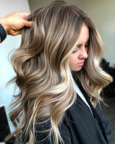 50+ Bronde Haircolor Ideas You Must Try This Season! - Prada & Pearls Fall Hair Colors Baylage, Bronde Balayage Before And After, Hair Ideas Highlights Brunettes, Dark Blonde Formula Redken, Fall Hair Color For Dark Blonde, Medium Length Fall Blonde, Baliage Hair Blonde Balayage Highlights, Ash Bronde Balayage With Money Piece, Fall Hair Color Blondes