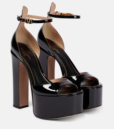 Dr Shoes, Fancy Shoes, Leather Platform Sandals, Swag Shoes, Pretty Shoes, Dream Shoes, Platform Pumps, Platform Heels, Luxury Shoes