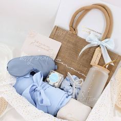 Pamper your your loved ones with the ultimate Luxe Boho Chic Gift Box! As special as the wedding day itself, this special gift box includes everything she needs to prep and relax in style. From a beautiful getting ready robe, glass tumbler and stylish tote and hair accessories to an adorable travel jewelry box, it's sure to make her feel like the queen she is. Get ready to watch your bestie shine on the big day - with Luxe Boho Chic Gift Box!Box Contains:Tote Bag Includes:🌟 1 Personalized Heavy Duty Tote Bag🌟 Ribbon + Wooden Tag with bridal party title🌟 1 Personalized glass tumbler of your choice (16oz small or 25oz large) with bamboo lids.🌟 1 Aesthetic gold metal straw + plastic straw.🌟 1 Robe to match your wedding color scheme🌟 Pearl hair claw🌟 Satin hair scrunchie.🌟 Satin Eye ma Destination Wedding Bridesmaid Gifts, Purple Groomsmen, Bridal Party Totes, Will You Be My Bridesmaid Gifts, Luxe Boho, Aesthetic Gold, Bridal Party Robes, 1 Aesthetic, Travel Jewelry Box