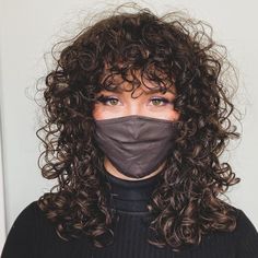 Curly Hair Shoulder Length Bangs, Shoulder Length Curly Hairstyles With Bangs, Medium Length Curly Hairstyles Natural, Shag Cuts For Curly Hair, Curly Brunette Hair, Natural Curly Hairstyles, Curly Brunette, Long Haircuts With Bangs, Curly Cuts