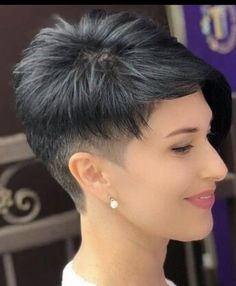 Undercut Long Hair Design, Medium Hair Up, Short Spiky Haircuts, Undercut Long Hair, Short Hairdos