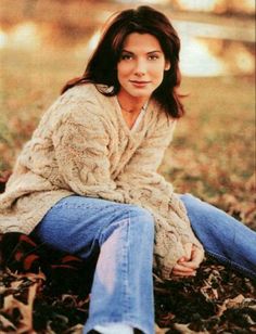 ˚୨୧⋆ Outfit 90s, 90s Outfit, Sandra Bullock, 90s Fashion, Autumn Winter Fashion, Celebrity Style, A Woman