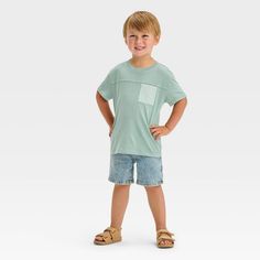 Excite your toddler for another playful day in this Short-Sleeve Solid Jersey-Knit Pocket T-Shirt from Cat & Jack™. Crafted from 100% cotton, shrink-resistant fabric, this short-sleeve T-shirt offers them all-day cool comfort. Designed in a solid hue, this crewneck tee features a chest patch pocket for classic style. Cat & Jack™: Designed for all children so you can trust it's made for yours.