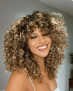 Blonde Highlights Curly Hair, Curly Shag Haircut, Really Curly Hair, Black Hair Inspiration, Cornrow Hairstyles For Men, Layered Curly Hair, Highlights Curly Hair, Big Box Braids Hairstyles, Blonde Curly Hair