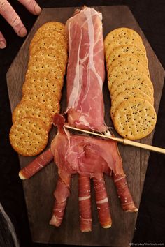 Creepy Halloween Food, Halloween Party Appetizers, Decorações Com Comidas