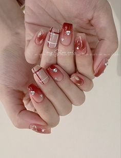 Nail Art Simple Elegant Classy Brown, Nail Art Red Wine, Korean Nail Art Red, Asian Nails Korea, Nail Art Elegant Classy Beautiful, Japanese Nail Art Elegant, Nail Art Merah, Cny Nail Art, Cny Nails