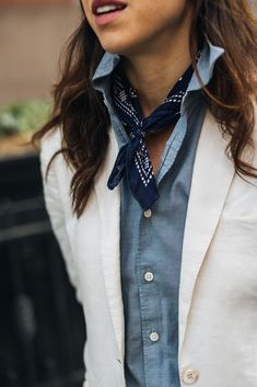 emilie hawtin five fits Wearing Clothes, Classic Outfits, Blue Shirt, Scarf Styles, Look Fashion, Work Outfit, Casual Chic, What To Wear