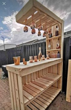 The Ultimate DIY Ideas How To Start Using Wooden Pallets Pins Ideas, Large Workshop, Bar Outdoor, Diy Home Bar, Outdoor Patio Bar, Backyard Bar, Landscape Designs