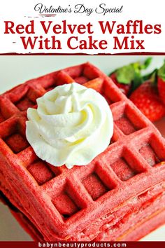 Red Velvet Waffles Christmas Waffles, Special Breakfast, Waffle Maker Recipes, Waffle Bar, Strawberry Cake Mix, Waffles Recipe