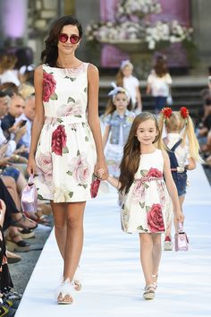 MONNALISA SS 2018 Mommy Daughter Dresses, Mom And Baby Outfits, Mom Daughter Outfits, Mommy Daughter Outfits, Mother Daughter Fashion, Mother Daughter Matching Outfits, Matching Clothing, Mom And Daughter Matching, Mother Daughter Outfits