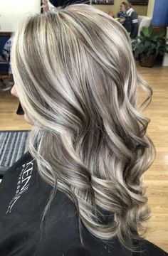 Grey Lowlights, Heavy Blonde Highlights, Interesting Hair, Platinum Highlights, Hair Foils, Blonde Highlights On Dark Hair, Free Wig, Dark Hair With Highlights, Silver Blonde