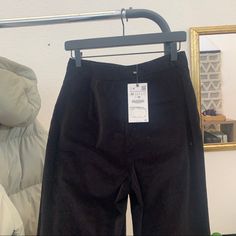 Zara - Black Velvet Pants Brand New With Tags Womens Size Medium Flared Leg Dark Green Leggings, Zara Leather Pants, Paper Bag Waist Pants, Black Flare Pants, Black Velvet Pants, Paperbag Pants, Suede Leggings, Embroidered Pants, Zara Leather