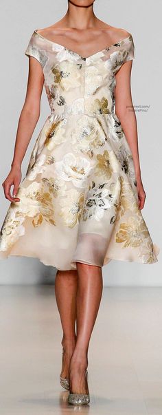 Easter Luncheon | FW 2014 Lela Rose jaglady | cynthia reccord Lela Rose, Floral Fashion, Gorgeous Gowns, Fall 2014, A Dress, Pretty Dresses, Beautiful Outfits, Runway Fashion, Gowns Dresses