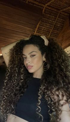 Rihanna Curly Hair, Curly Head, Curly Hair Beauty, Bouncy Hair, Black Curly Hair, Instagram Photo Inspiration