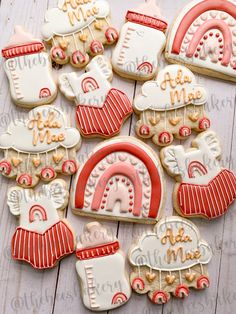 some cookies that are sitting on a table