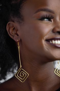 Unique African Maasai Handcrafted Brass Earrings with an Elegant Look and Brilliant Finish. GET FREE SHIPPING FOR ADDITIONAL ITEMS PURCHASED- For as low as $20, get Free shipping for any additional item purchased (No Limits on the number of additional items), with a faster delivery time of 3 days via DHL. Ordinary/ Standard post also available upon request. We Custom Make to Suit Your Taste. Available In All Colors and Sizes. For wholesale please chat me up for discounted rates. African jewelry Ankara Earrings, Wholesale Earrings, Ethnic Earrings, Handmade Brass, Maasai, African Beads, African Jewelry, Beaded Choker Necklace, Black Necklace