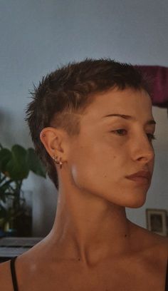 Shaved Head Haircuts For Women, Long Shaved Hair, Shaved Above Ear, Super Short Mullet Women, Buzzed Head Women, Mullet Short Women, Buzz Cut On Women, Very Short Hair Girl, Girl Mullet Short