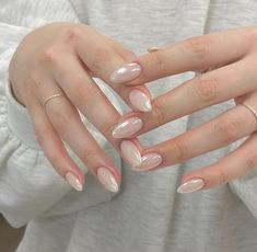 Soft Simple Nails, Elegant Nail Designs Almond, Korean Bubble Nails, Short Almond Aura Nails, Soft Nails Aesthetic, Classy Chic Nails, Sophisticated Nails Classy, Nails Nude Design, Soft Nude Nails