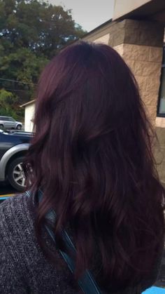 Dark Cherry Hair, Hair Color Cherry Coke, Pelo Color Borgoña, Dark Burgundy Hair, Cherry Cola Hair, Black Cherry Hair, Cherry Hair Colors, Wine Hair Color, Maroon Hair