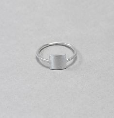 Square silver ring, geometric, minimalist sterling silver simple ring, everyday jewellery, gift for her Simple, minimalist, everyday ring, can be worn along with others but looks great on its own too. The sides of the square measure approx. 7 mm. This ring is made to order; please make sure you choose your size. Convo me if your size is not available. Feel free to ask me if you don't know which is the right size for you. Each ring is handmade to order and may slightly vary from the pictures. Ple Everyday Jewellery, Ring Everyday, Silver Rings Simple, Sleeper Earrings, Simple Pins, Diamond Jewel, Simple Ring, Geometric Ring, Everyday Rings