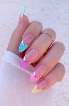 green nails 2023 almond Summer Nails Almond, Colorful Nails, Short Almond, Her Nails, Fake Nails With Glue, Almond Acrylic Nails, Almond Nail, Bright Nails