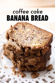 This Coffee Cake Banana Bread recipe is one of my best banana bread recipes of all time! This moist banana bread with brown sugar crumb cake topping is the best banana cake you'll ever try! Banana Bread With Brown Sugar, Coffee Cake Banana Bread, Crumb Cake Topping, The Best Banana Cake, Best Banana Cake, Cake Banana Bread, Food Fall, Food Thanksgiving