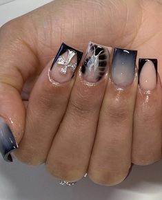 Elegant Nails Short, Short Aesthetic Nails, Black Nails 2023, Short Bling Nails, Short Aesthetic, Nails Elegant, 2024 Aesthetic, Aesthetic Nails, Nails Aesthetic