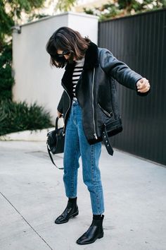 Jean Jacket Outfits, New York Street Style, Trendy Swimwear, Looks Street Style, Street Style Winter, Mode Inspo, Casual Street Style, Mode Inspiration, Mens Street Style