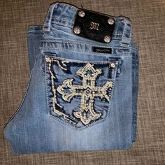 Super Cute Size 27 Cross Pocket Boot Cut Jeans In Amazing Condition! Miss Me Jeans Cross, Bedazzle Jeans, Discipline Life, Bedazzled Jeans, Causual Outfits, Boot Cut Jeans, Pink Rhinestones, Miss Me Jeans, Jeans Color