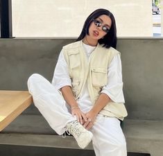 Baggy Clothes Aesthetic, Dancer Style, Boyish Outfits, White Pants Outfit, Modest Outfit Ideas, Tomboy Chic, Earthy Outfits