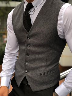 Suit Vest Outfits, Vest Outfits Men, Luxury Helicopter, Mens Vest Fashion, Formal Men Outfit, Classy Suits, Thomas Shelby, Men Stylish Dress, Work Gear