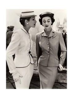 Women In Suits, 1950 Style, 1950 Fashion, Glamour Vintage, Vintage Suit, Look Retro, 1950s Style