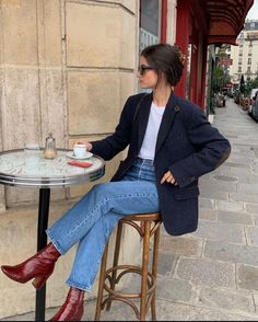 Business Professional Outfits, Fest Outfits, Nashville Outfits, Paris Outfits, Looks Street Style, Red Boots, Real Style, Clothes Style, Mode Inspo