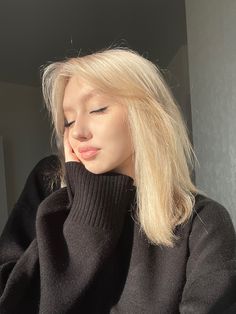 Types Of Blondes, Color Combinations For Clothes, Clean Makeup, Aesthetic Women, Fashion Attire, Pretty Face, Pretty People, Blonde Hair, Hair Makeup