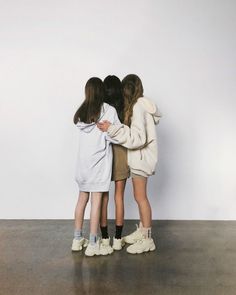 Yeezy Outfits, Yeezy Fashion, Yeezy 500, Lazy Day Outfits, Ladies Dress Design, Kanye West